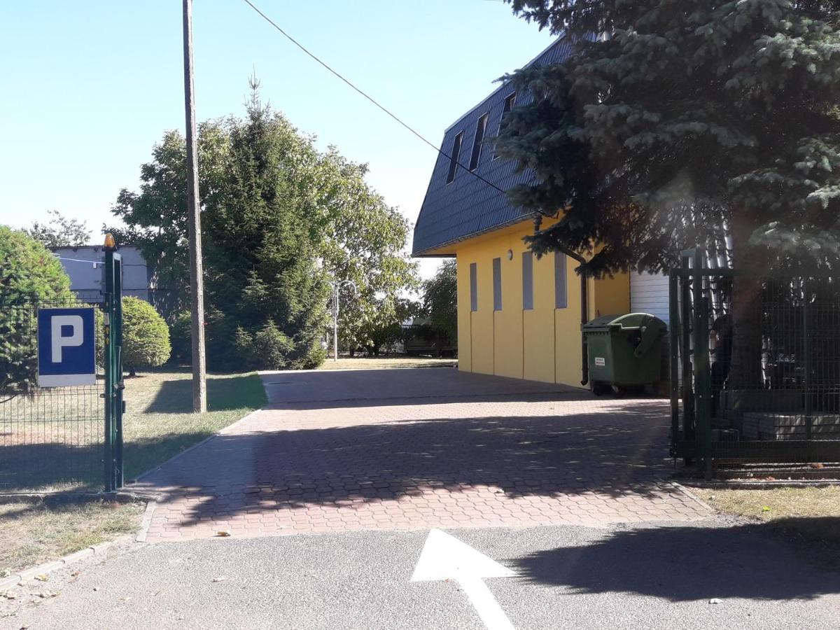Rooms Noclegi Bytyn Экстерьер фото